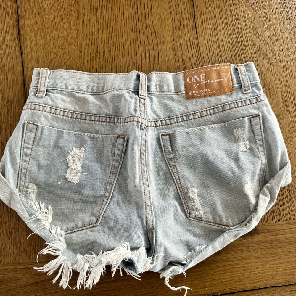 ✨Like new✨ ONE TEASPOON low cut shorts